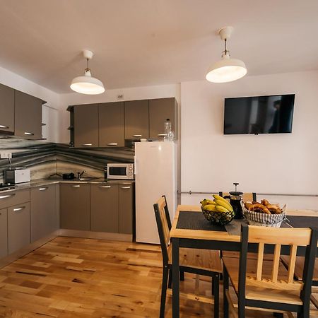 Yellowboot Aparthotel Sibiu Eksteriør billede