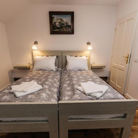Yellowboot Aparthotel Sibiu Eksteriør billede