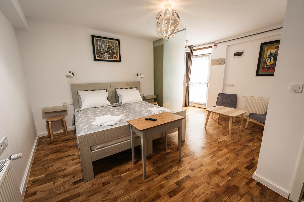 Yellowboot Aparthotel Sibiu Eksteriør billede