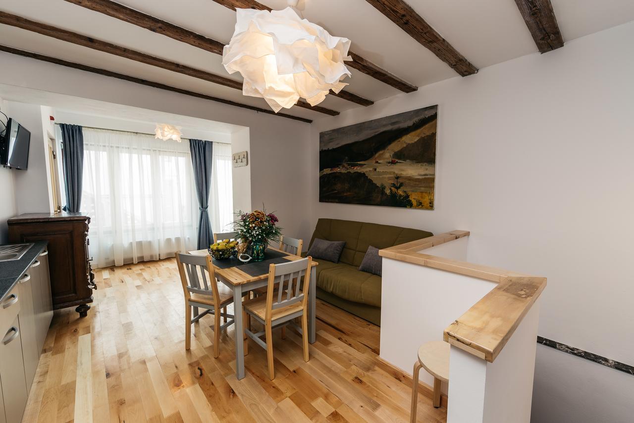 Yellowboot Aparthotel Sibiu Eksteriør billede
