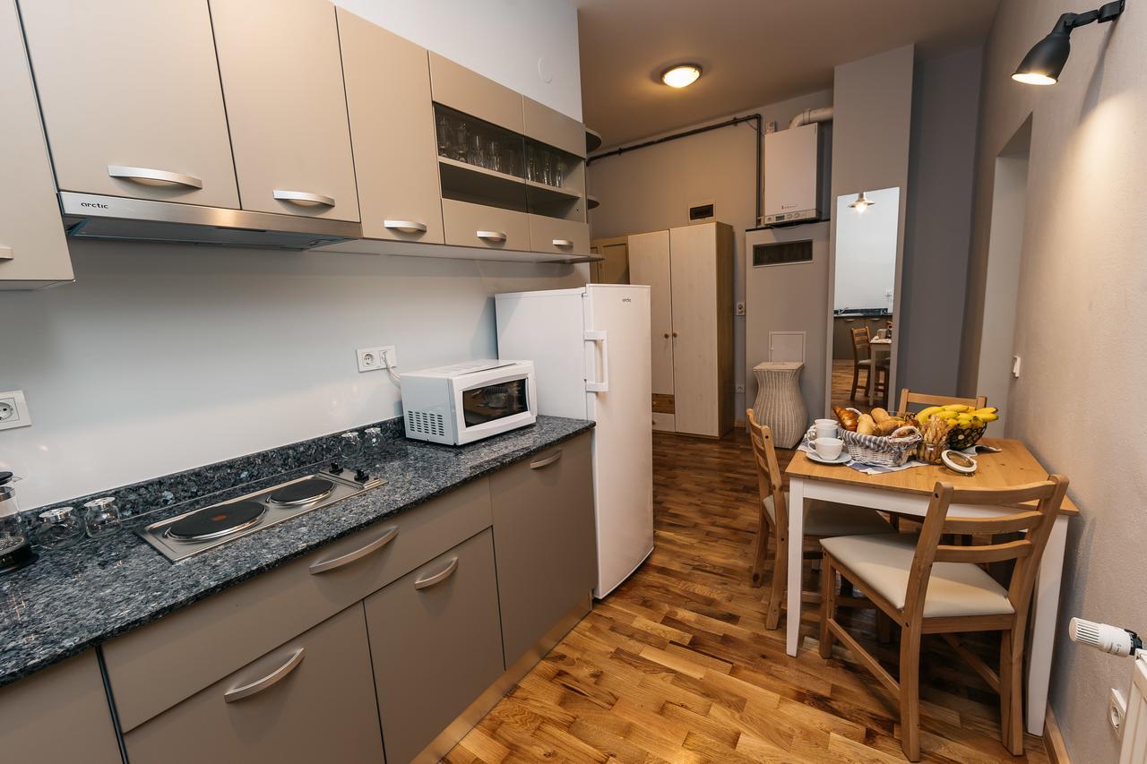 Yellowboot Aparthotel Sibiu Eksteriør billede