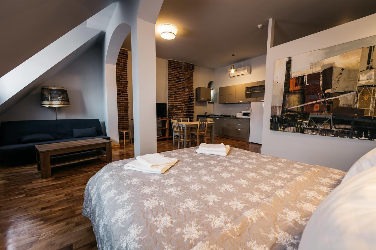 Yellowboot Aparthotel Sibiu Eksteriør billede