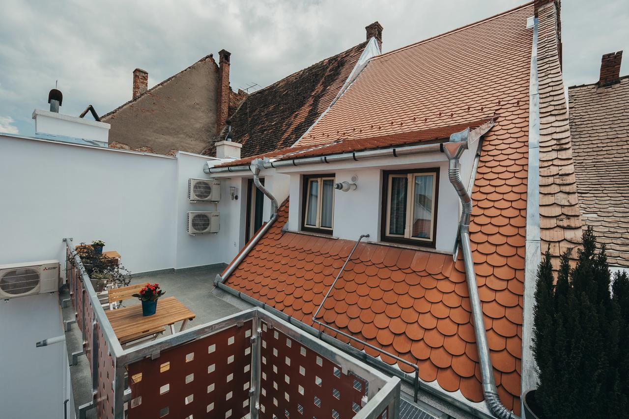 Yellowboot Aparthotel Sibiu Eksteriør billede