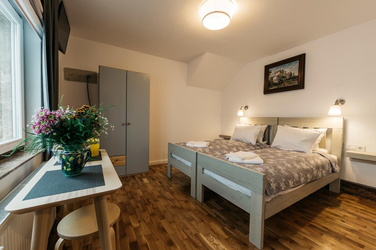 Yellowboot Aparthotel Sibiu Eksteriør billede