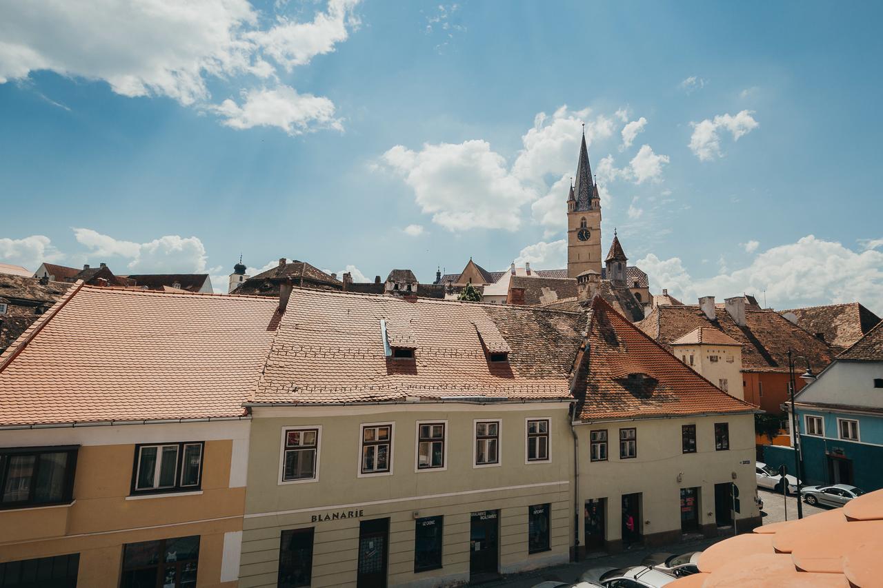 Yellowboot Aparthotel Sibiu Eksteriør billede
