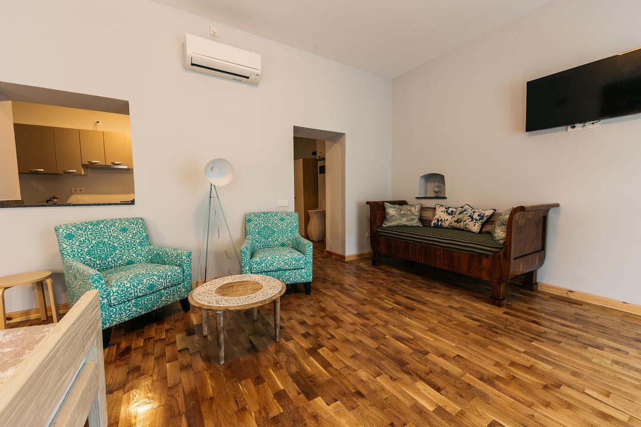 Yellowboot Aparthotel Sibiu Eksteriør billede