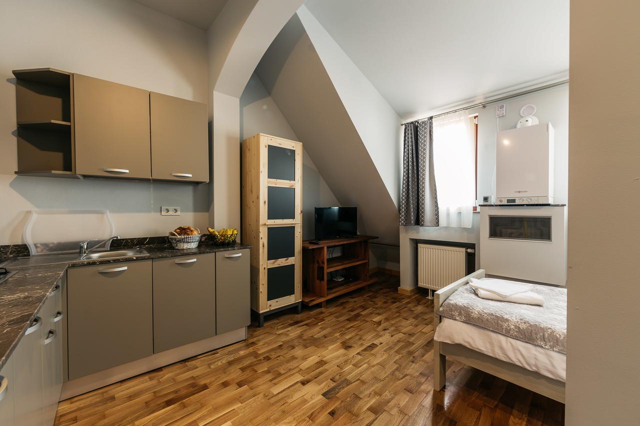 Yellowboot Aparthotel Sibiu Eksteriør billede