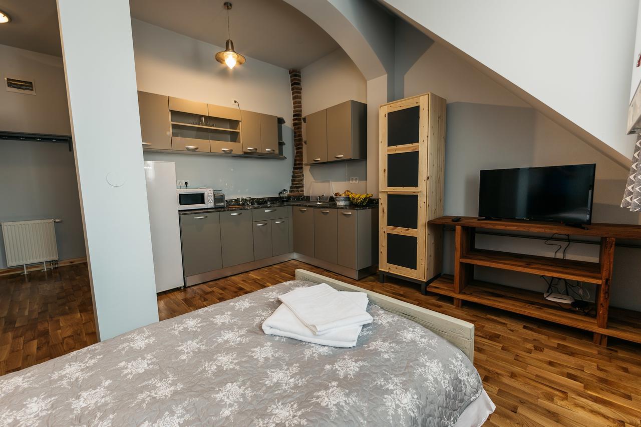 Yellowboot Aparthotel Sibiu Eksteriør billede