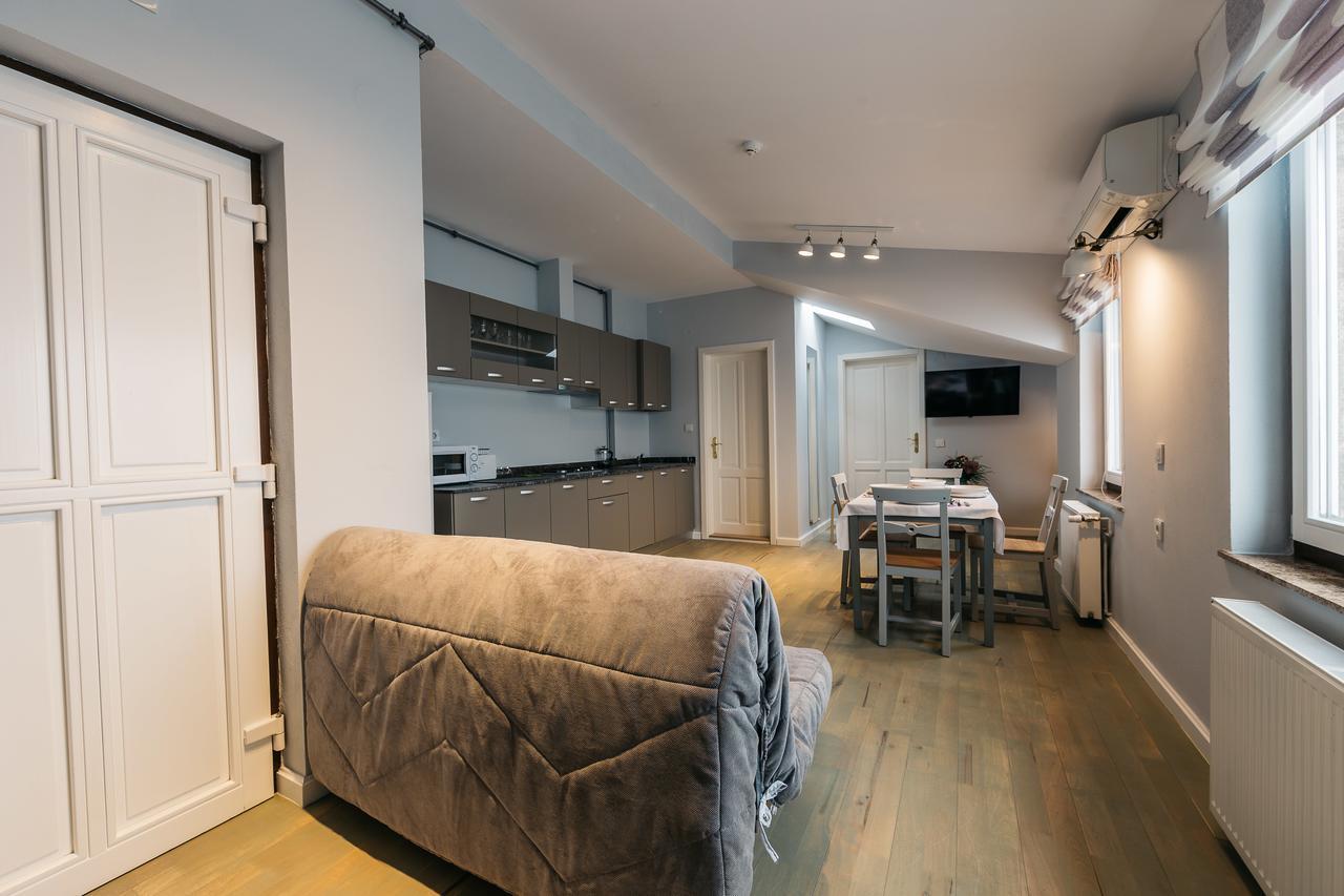 Yellowboot Aparthotel Sibiu Eksteriør billede