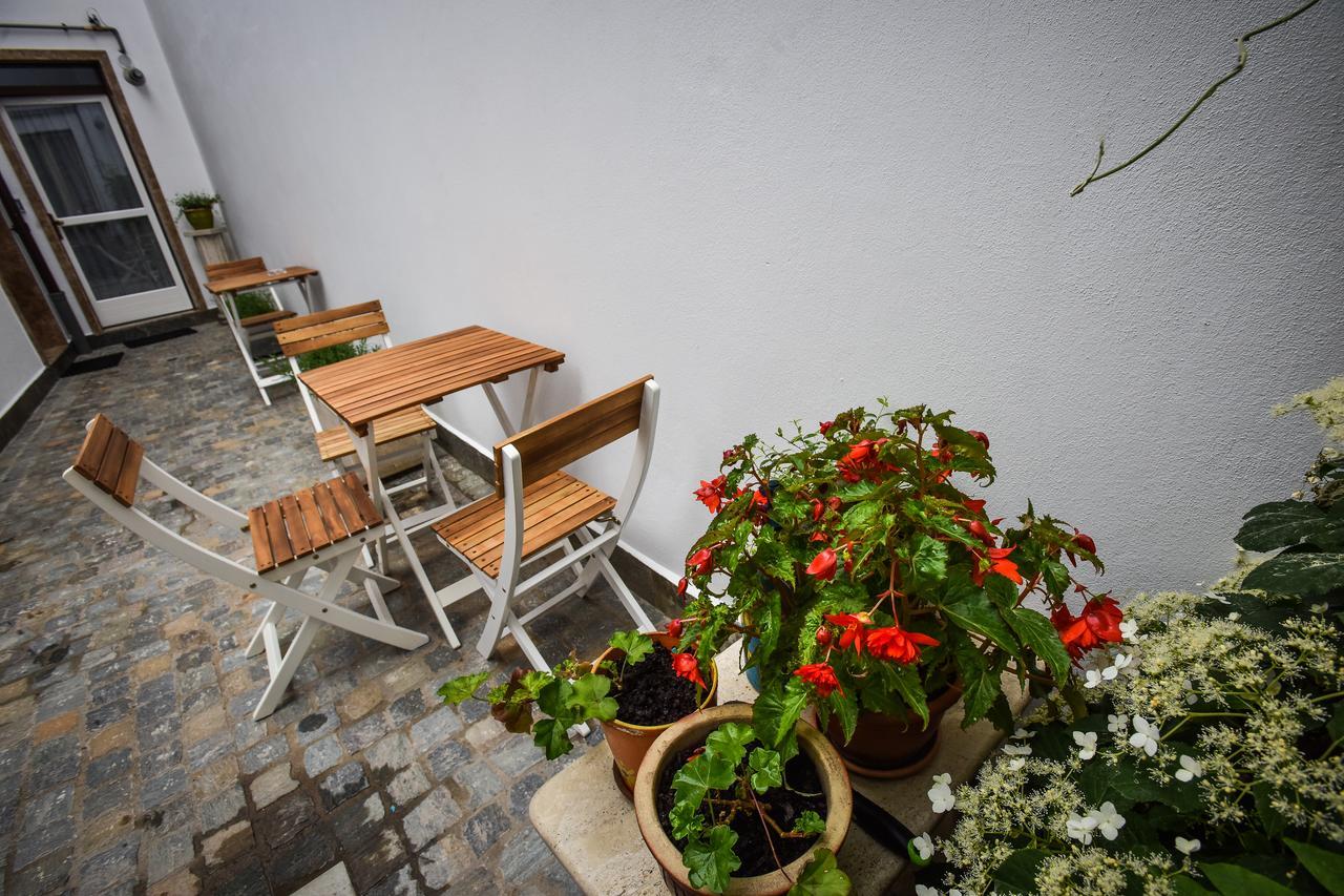Yellowboot Aparthotel Sibiu Eksteriør billede