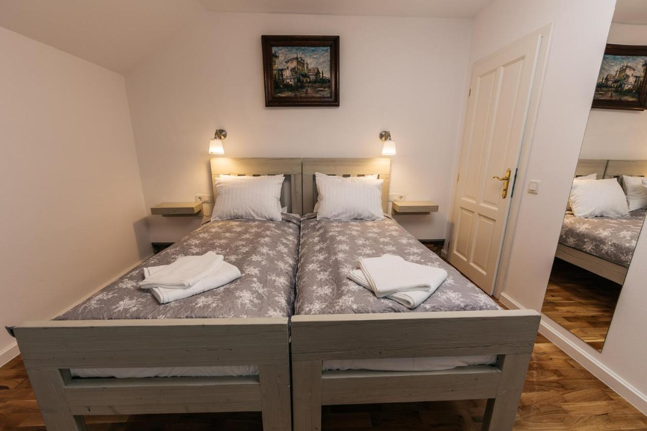 Yellowboot Aparthotel Sibiu Eksteriør billede